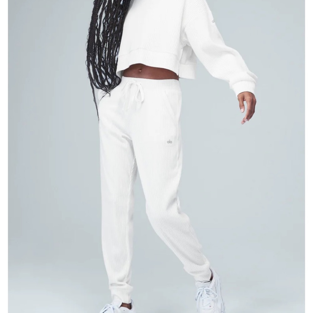 Alo Yoga Muse Set